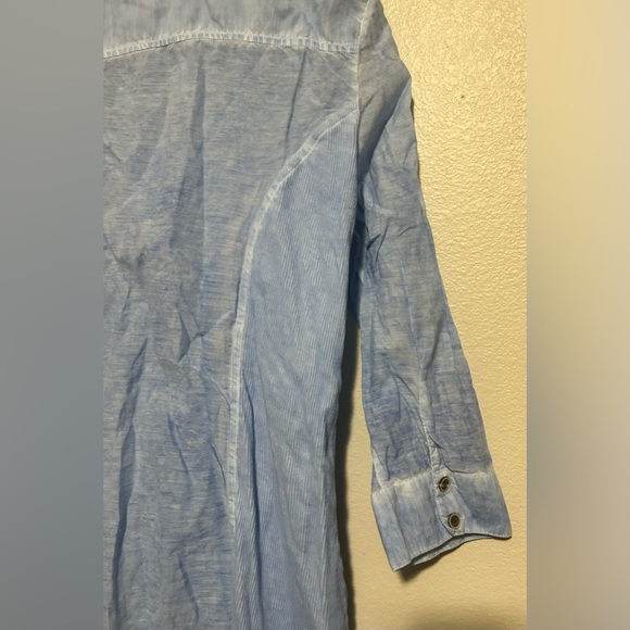 Stonewashed Blue 3/4 sleeve thin button up blouse-size maybe L (c measurements) - Picture 6 of 10